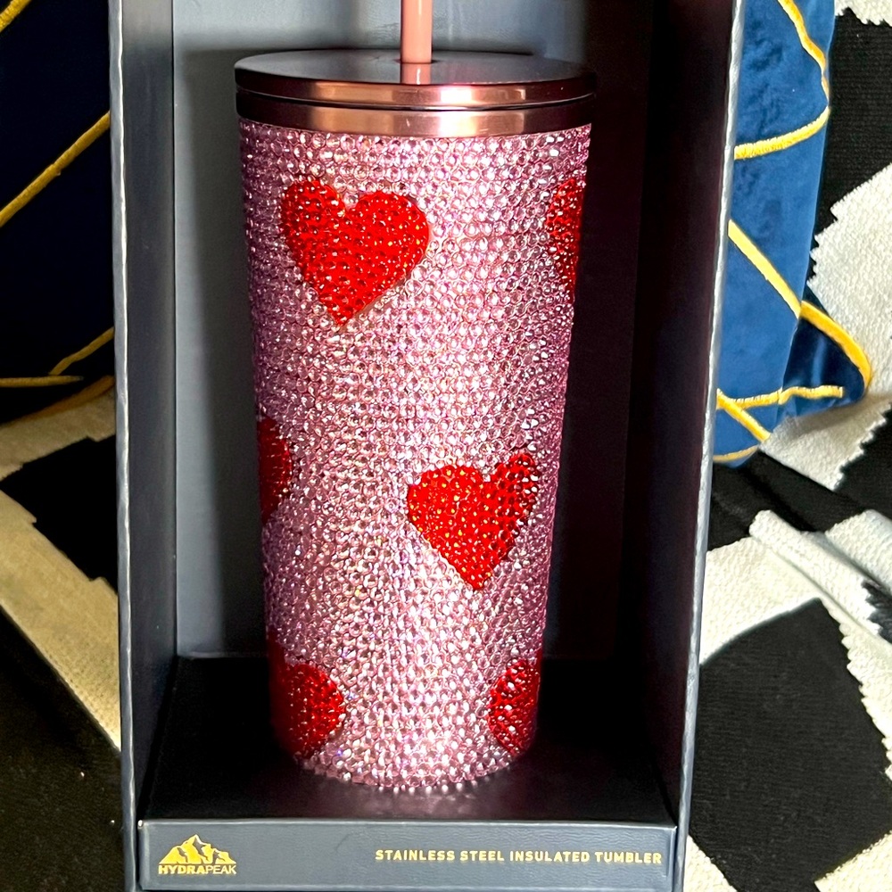 Beautiful high quality bling tumbler from hydropeak. ALL DAY INSULATION